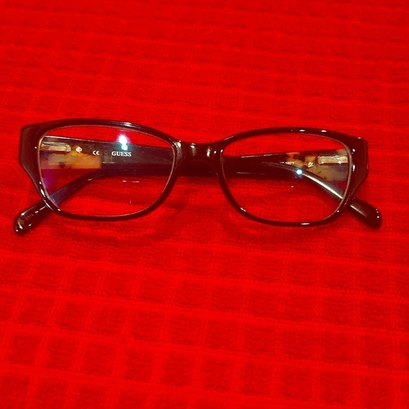 Guess frames ZZ - Picture 1 of 6